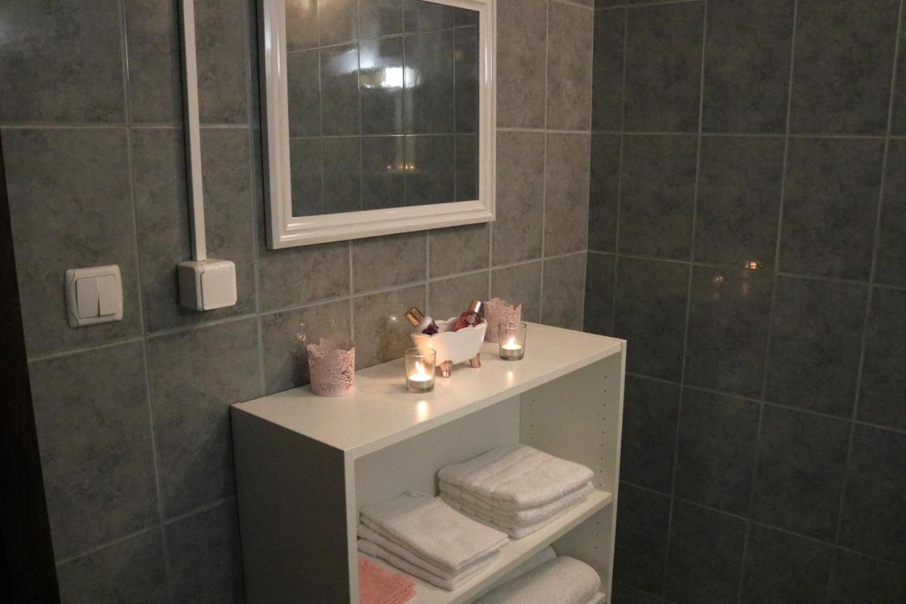 Guest House Studio Apartman Marina - With Jacuzzi, Free Parking, Pet Friendly Karlovac Eksteriør bilde