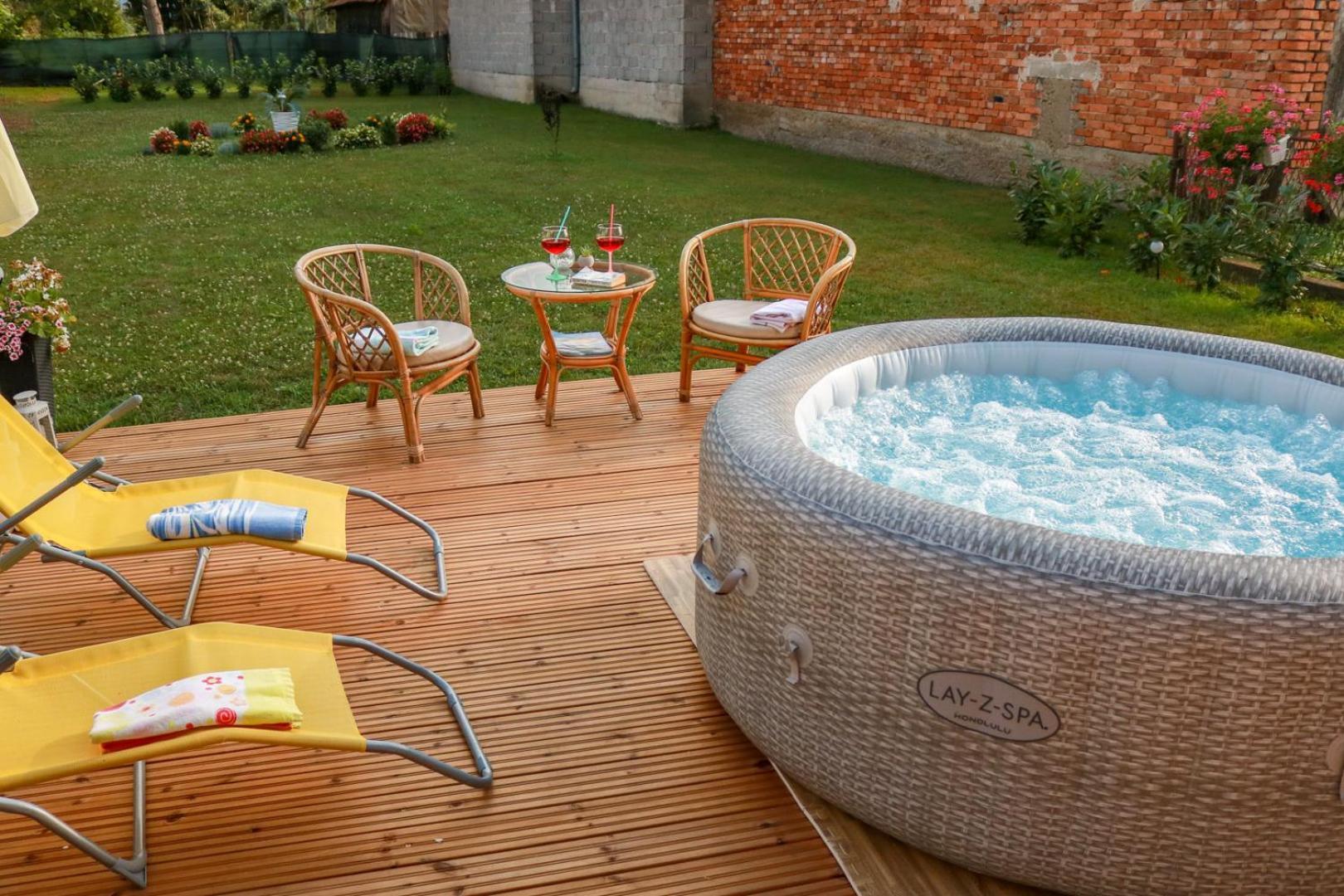 Guest House Studio Apartman Marina - With Jacuzzi, Free Parking, Pet Friendly Karlovac Eksteriør bilde